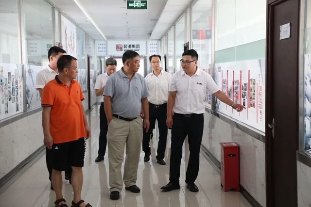 中國(guó)科學(xué)院專家參觀乾港集團(tuán)