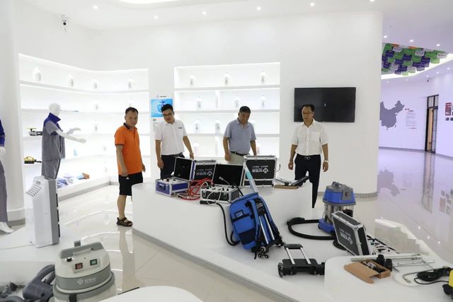 中國(guó)科學(xué)院專家參觀乾港集團(tuán)