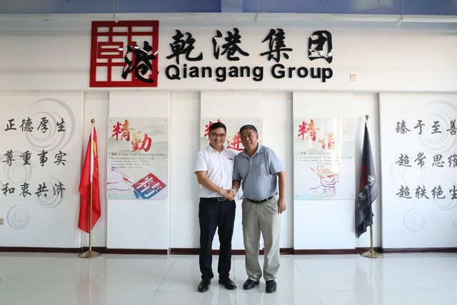 中科院專家與董事長(zhǎng)合影